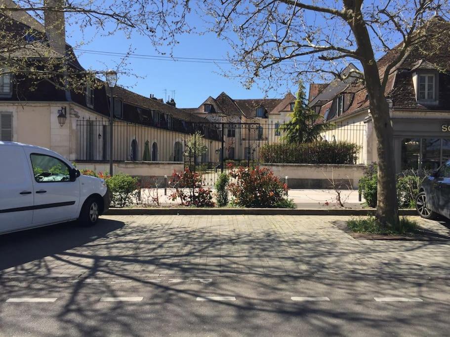 Bel Appart Au Bord De L'Eau Proche Gare Avec Wifi Auxerre Exterior foto