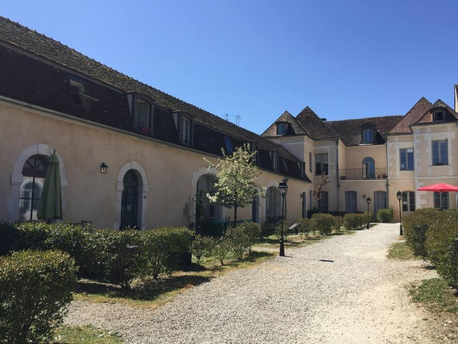 Bel Appart Au Bord De L'Eau Proche Gare Avec Wifi Auxerre Exterior foto